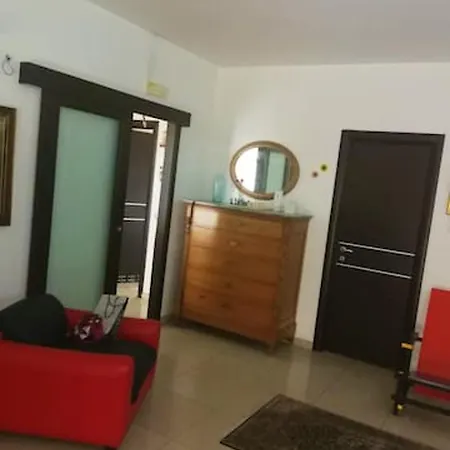 3 Bedrooms House With Jacuzzi Garden And Wifi At Holiday home Comiso