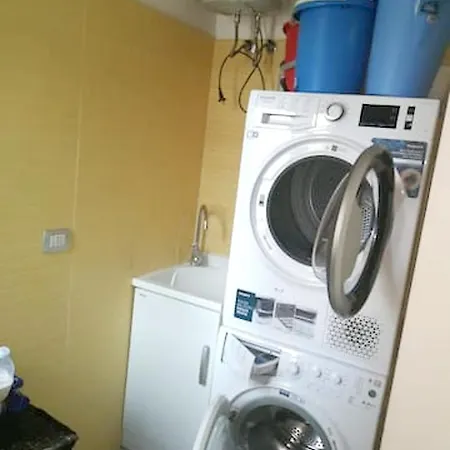 3 Bedrooms House With Jacuzzi Garden And Wifi At Holiday home