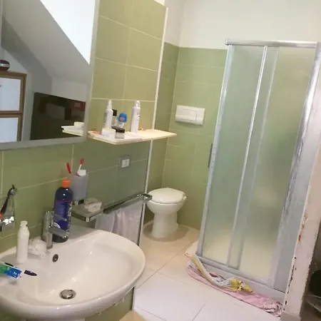 3 Bedrooms House With Jacuzzi Garden And Wifi At Holiday home *