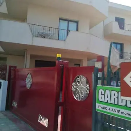 3 Bedrooms House With Jacuzzi Garden And Wifi At * Comiso